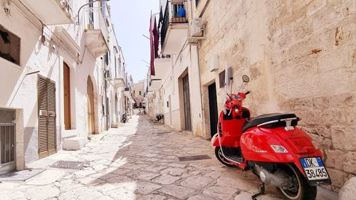 Căldură record în Italia până duminică: 40 de grade Celsius la Florenţa, Ferrara şi Terni / La Milano şi Roma sunt aşteptate 39 grade Celsius.