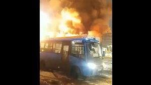 VIDEO UPDATE Incendiu masiv în apropiere de Moscova, autoritățile suspectează un "act criminal"
