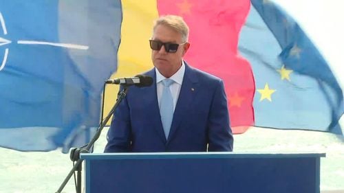 Iohannis a ajuns la Ziua Marinei în Constanța, împreună cu soția/ Președintele, flancat de Ciolacu și Ciucă: ”Vom sprijini Ucraina cât va fi nevoie”/ Ciolacu promite bani pentru Forțele Navale ”indiferent ce probleme economice vom întâmpina”