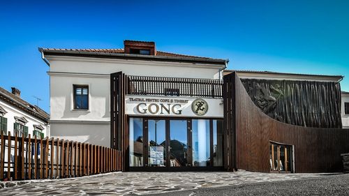 Intrare gratuită la Teatrul „Gong” din Sibiu pentru părinţii vaccinaţi anti-Covid