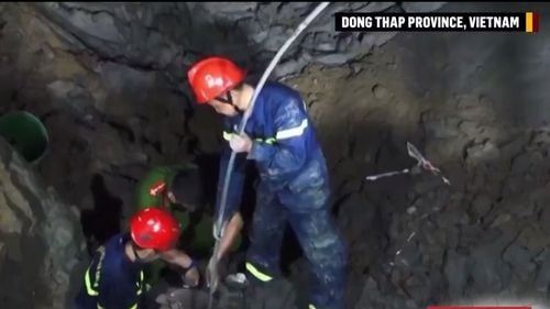 Vietnam: Cursă contra-cronometru pentru salvarea unui băiat de 10 ani care a căzut într-un puț de 35 de metri