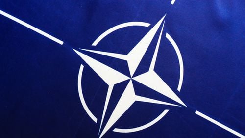 Reuniune a diplomaţilor NATO la ambasada SUA din Budapesta pentru a discuta politica de "neutralitate economică" a Ungariei și dependenţele tot mai mari faţă de Moscova şi Beijing, care au implicaţii de securitate pentru Statele Unite şi interesele euro-atlantice