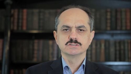 Cine este Virgil Păunescu, candidat PNL la Senat în 2016, care a anunțat că are „vaccinul pentru COVID-19” și care în ultimii 3 ani a promis alte trei vaccinuri. Acum o lună spunea „noi nu putem face vaccinuri”