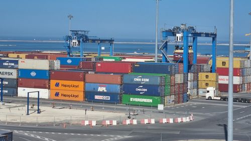 Trei autocamioane căutate în Danemarca, descoperite în Portul Constanţa / Valoarea lor e estimată la 250 de mii de euro