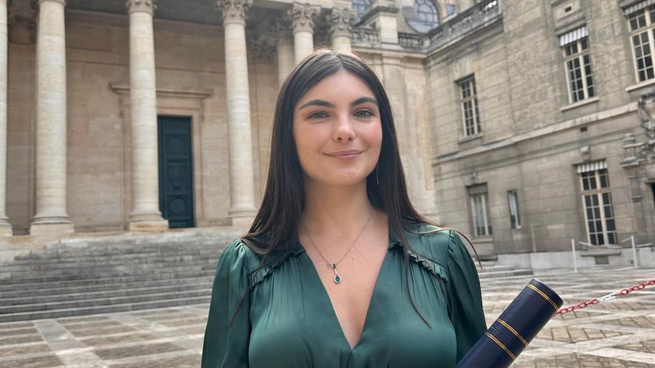 O tânără din Medgidia, șefă de promoție la Universitatea Sorbona, despre elevii care vor să studieze în străinătate: ”Să se gândească bine dacă nu li se face dor de casă. Cine vrea să facă treabă, face și în România”