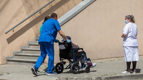 Personalul TESA din spitalele administrate de Primăria Capitalei ar putea primi un stimulent financiar de 20% din salariul brut