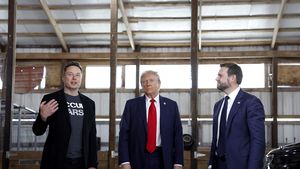 JD Vance spune că Elon Musk a făcut greşeli la conducerea DOGE. Miliardarul a plecat cu Trump la Mar-a-Lago şi l-a luat şi pe fiul său Lil X