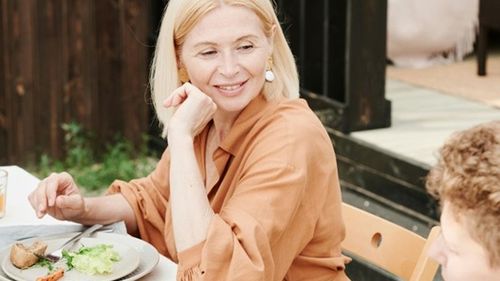 Stilul mediteraneean în familie: cum îi ajută pe copii să mănânce echilibrat și să dezvolte obiceiuri sănătoase pe termen lung