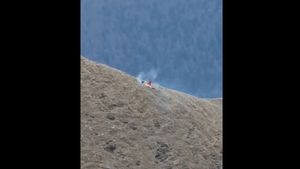 VIDEO Turist din București, amendat cu 3.000 de lei după ce a incendiat pajiştea din apropierea Crucii Caraiman