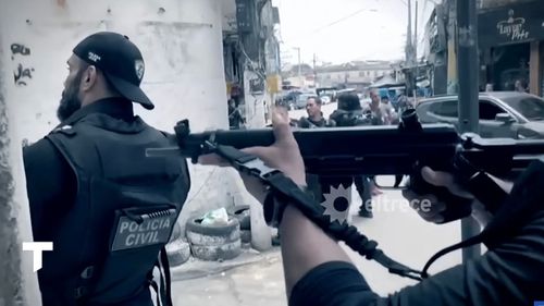 VIDEO Cea mai sângeroasă operaţiune a poliţiei din istoria Braziliei: cadavrele stau aliniate pe străzile din Rio, numărul morţilor în urma raidurilor a ajuns la 132