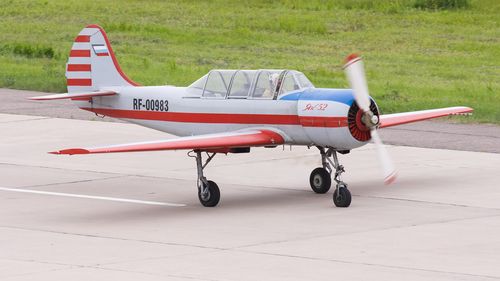 Rusia copiază tactica inspirată de Primul Război Mondial a Ucrainei, care are un real succes împotriva dronelor / Cum a ajuns umilul Yak-52 avion de vânătoare