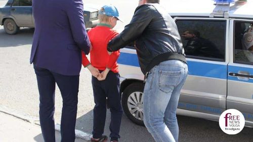 Copii reţinuţi la protestele anti-Putin, UE condamnă brutalitatea poliției. Armand Goșu: "Doar tinerii mai au curajul să se opună regimului autoritar. Sunt copii de 14-15 ani care transmit live cu telefonul arestarea lor, șederea în autobuzele poliției sau în dube