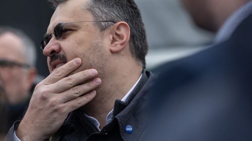 Ghinea (USR), după ce premierul Ciolacu a spus că ”PNRR nu există”: Putem afirma cu certitudine că Marcel Ciolacu e un prost. Acum o lună se lăuda că a trimis propunerea de revizuire a PNRR, adică a revizuit ceva ce nu găsește?