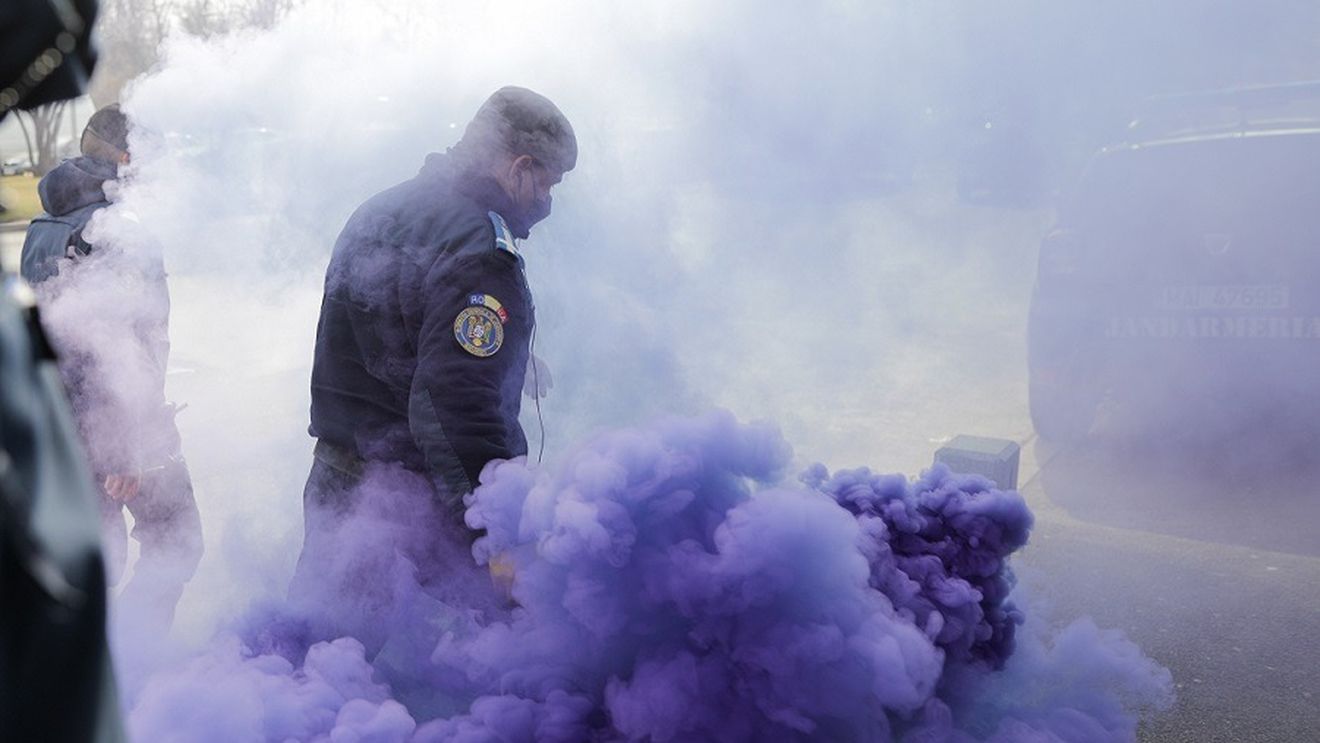 Lucian Bode, despre îmbrâncelile dintre poliție și jandarmerie: Am cerut un raport, imaginile sunt de neconceput/  Jandarmeria și-a făcut datoria, a respectat legea / Polițiștii, comportament de ultras, de lider de galerie