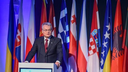 Lituania solicită o prezenţă NATO mai puternică pe flancul estic al alianței: Aceasta este o linie a frontului care trebuie să fie foarte puternică. Avem nevoie de apărare aeriană şi antirachetă şi de o prezenţă mai mare, în condiţiile în care războiul declanşat de Rusia în Ucraina continuă