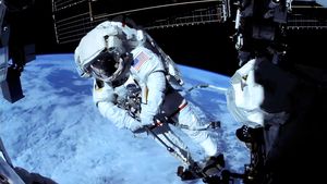 VIDEO | Doi astronauți NASA au ieșit în spațiu timp de șapte ore pentru a repara un braț robotic al Stației Spațiale Internaționale