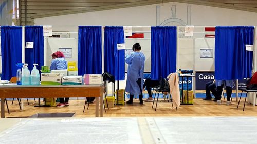 Peste un sfert din populaţia Uniunii Europene a primit cel puţin o doză de vaccin anti-COVID19