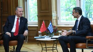 Premierul Greciei Kyriakos Mitsotakis și președintele Turciei Recep Tayyip Erdogan au convenit la un summit la Atena să-și amelioreze relațiile bilaterale afectate de mult timp în special de disensiunile cu privire la zona Mării Egee