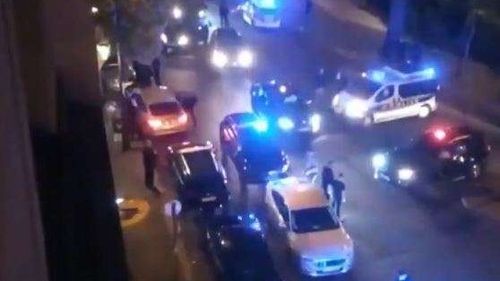 Zeci de poliţiştii au protestat la Bataclan, în Paris, împotriva acuzaţiilor de rasism şi violenţă la adresa lor