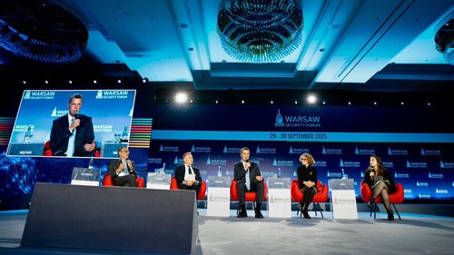 Ministrul Apărării, la Forumul de Securitate de la Varşovia: Dacă vrem o Europă sigură, Flancul Estic trebuie să fie puternic