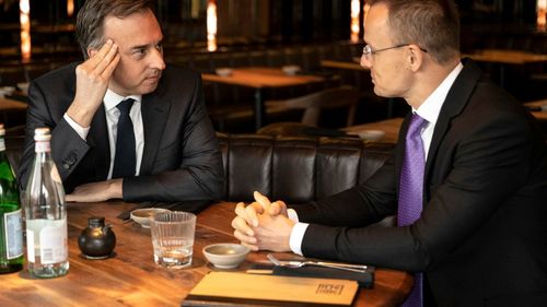 Ambasadorul american a amendat ipocrizia lui Viktor Orbán, care cere SUA să nu se amestece în politica maghiară, dar îl susține public pe Trump