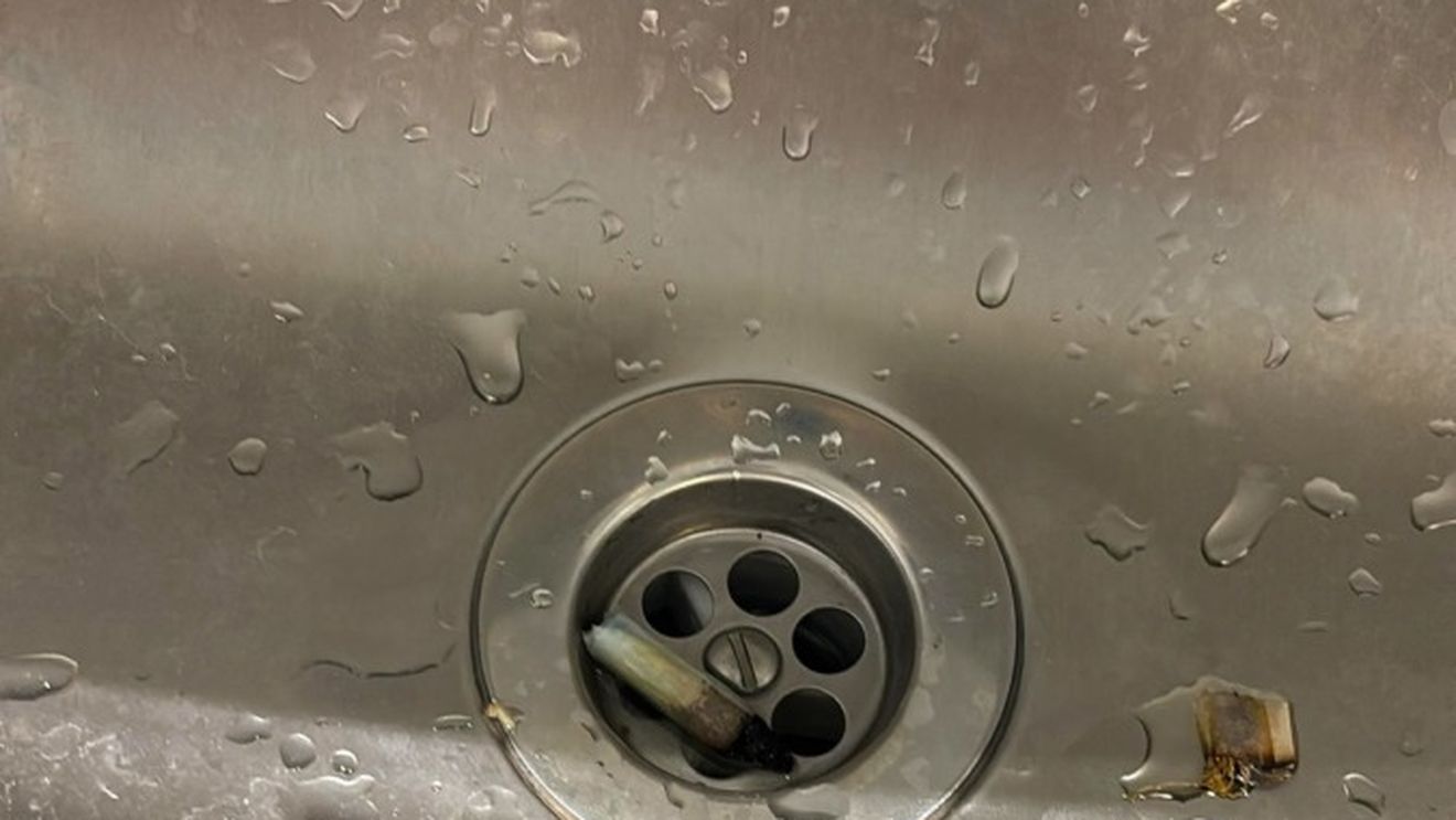 Solicitare anti-fumat: Pro Infrastructura cere activarea senzorilor de fum în toaletele trenurilor care circulă între Braşov şi Bucureşti / „Poate cu rușinea și cu amenda se rezolvă ceva”