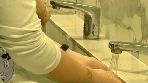 Derapaj major al conducerii unei școli din Timișoara. A montat camere de supraveghere în toaletele elevilor / Directoare: Am creat nemulțumire printre părinți, în ideea că odraslele lor dumnealor pot fi descoperite