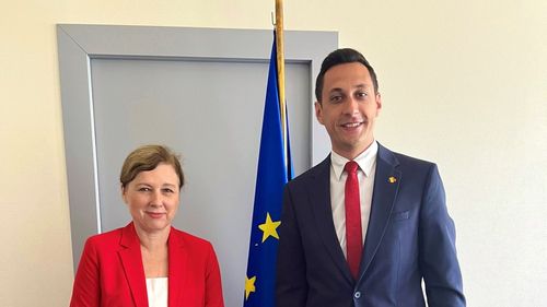 Europarlamentarul Vlad Gheorghe, după ce Comisia Europeană a adoptat Actul european pentru libertatea presei: „Vești proaste pentru PSD și PNL de la Bruxelles - nu vor mai putea cumpăra «jurnaliști»”