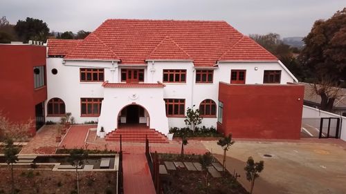 VIDEO Casa lui Nelson Mandela a fost transformată în hotel / Apartamentul prezidenţial, denumit "Sanctuary Mandela", a fost dormitorul președintelui Africii de Sud