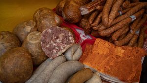 „Poftim, din România!”, târg de produse tradiţionale româneşti în Parcul Tudor Arghezi din Capitală