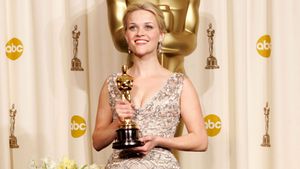 Clasament Forbes: Reese Witherspoon, cunoscută din seria de filme "Blonda de la drept", este cea mai bogată actriţă din lume care a făcut avere prin propriile mijloace