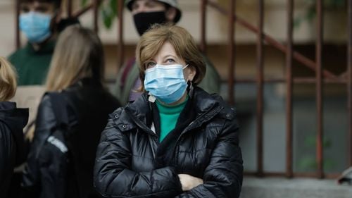 Oana Gheorghiu, cofondatoarea Asociației Dăruiește Viață, prezentă la protestul pentru demiterea lui Cîmpeanu: Este intolerabil ca o persoană care a plagiat să conducă Ministerul Educației. Cum poate un astfel de om să ceară studenților care copiază să plece de la examene?