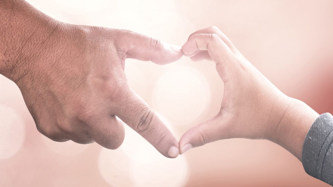 Sondaj: Mai mult de un sfert dintre români sărbătoresc Ziua Îndrăgostiţilor pe 24 februarie, de Dragobete. Peste 17% optează pentru 14 februarie, Sfântul Valentin