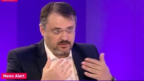 Ghinea așteaptă demisia lui Ciolacu, dacă PNRR va fi aprobat. El a remarcat că atunci când e vorba de vești bune despre PNRR, miniștrii se înghesuie să dea detalii. Când e despre critici, doar Ghinea răspunde