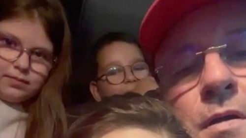 Omul de afaceri Adrian Marțian, arestat în cazul copiilor dispăruți / Nu ar fi respectat măsurile privind încredințarea minorilor, ar fi indus în eroare oamenii legii și ar fi trecut fraudulos granița / Copiii au fost preluați de DGASPC Hunedoara