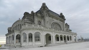 Dăncilă: După zeci de ani de aşteptare, unul dintre simbolurile României, cazinoul din Constanţa, va avea garanţia că va fi refăcut