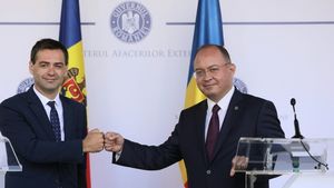 Aurescu, discuții la Davos cu premierul și ministrul de Externe al Republicii Moldova