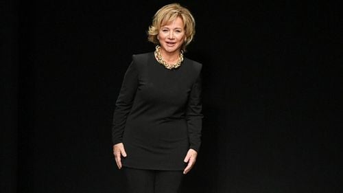 Alberta Ferretti renunţă la funcţia de director de creaţie al casei sale de modă: Patruzeci și trei de ani au trecut de la prima mea defilare/ A realizat în acest an rochiile vaporoase purtate de Taylor Swift  în cadrul turneului mondial