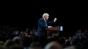 Premierul britanic Boris Johnson, după scandalul privind submarinele nucleare: Dragostea Londrei faţă de Paris „nu poate fi smulsă din rădăcini”