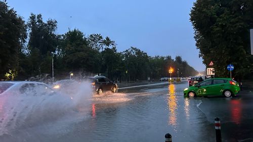 Avertizarea cod roșu de ploi, prelungită până miercuri la ora 18.00 pentru mai multe localități din județul Constanța