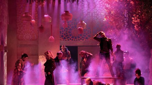 Începe la Craiova Festivalul Internațional Shakespeare: peste 300 de spectacole / S-a construit de la zero Shakespeare Village, copia unui sat britanic de la 1600