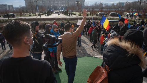Șeful Jandarmeriei București despre haosul de la Parlament: A fost un protest pașnic, dar un grup violent a rupt încuietoarea porții / Nu am fost depășiți nici un moment