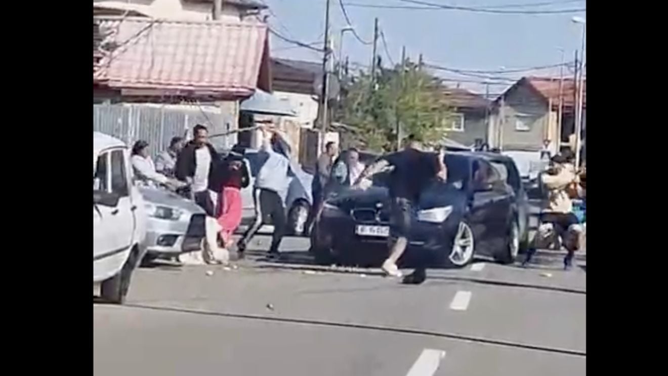 Mai multe persoane audiate și filtre ale poliției în Pantelimon, după bătaia din stradă între două familii / Violențele au continuat și la spital / Medic: Au intrat cu bâte, cu furci şi cu săbii. I-au căutat prin toate camerele