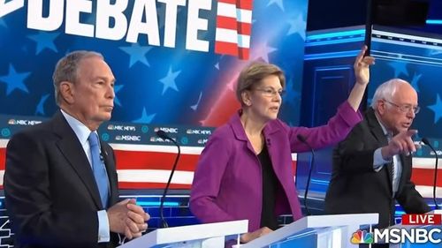 VIDEO Michael Bloomberg, atacat de rivalii din partid la prima sa dezbatere televizată: Un miliardar care tratează femeile drept tipe grase şi lesbiene cu faţă de cal / Bloomberg: Niciuna nu mă acuză de nimic. Poate lor nu le-au plăcut glumele spuse de mine