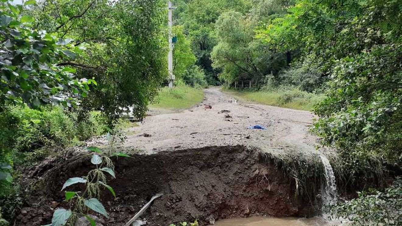 Cod portocaliu și galben de viituri în 23 de bazine geografice