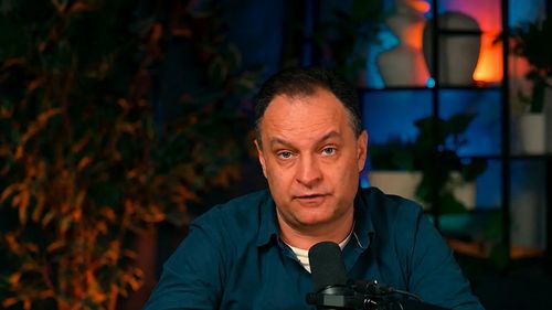 Cine este în spatele podcastului Transzilván, cunoscut și sub numele de „Megafonul Transilvaniei”, unul din instrumentele de propagandă FIDESZ