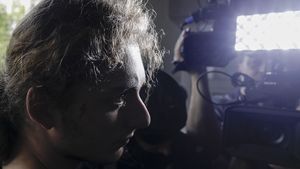 Câteva sute de persoane, la un protest în Piaţa Victoriei faţă de modul în care se derulează procesul în cazul 2 Mai