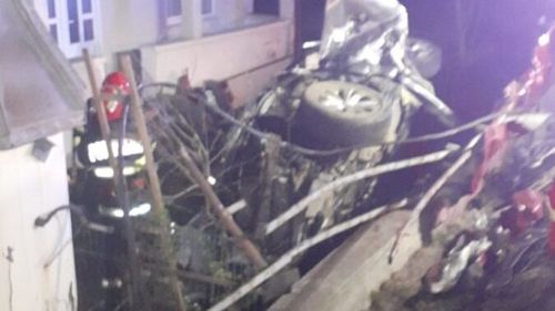 Accident dramatic în Neamț: Trei tineri și trei au fost răniți după ce maşinile lor s-au ciocnit violent şi s-au răsturnat în curţile unor gospodării