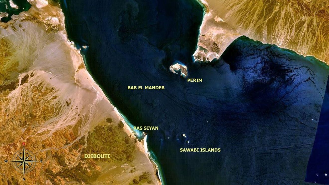 O navă grecească a fost atacată în Marea Roşie, în largul Yemenului: focuri de armă, grenade autopropulsate şi drone maritime / Echipajul a fost nevoit să o abandoneze, după ce la bord a izbucnit un incendiu