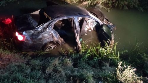 Accident în Vaslui: Un autoturism a căzut într-un râu / Cinci tineri se aflau în mașină